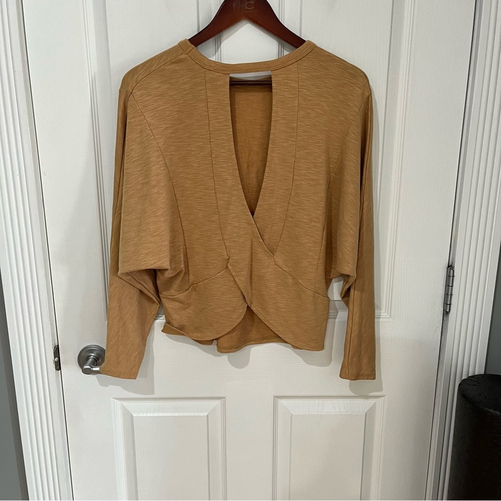 Cut Out Peek A Boo Open Back Top Dolman Sleeve Sweater Sexy Boho Mustard Yoga M